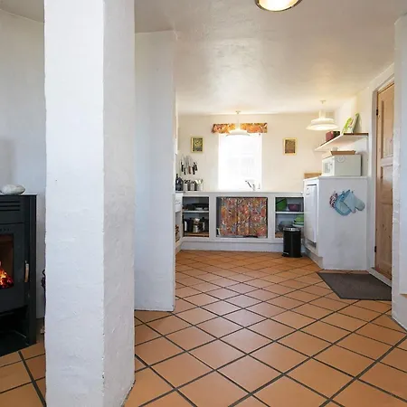 12 Person In למביג