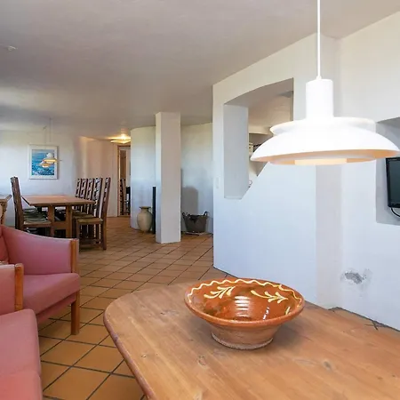 12 Person In Prázdninový dům *