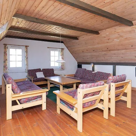 12 Person In * למביג