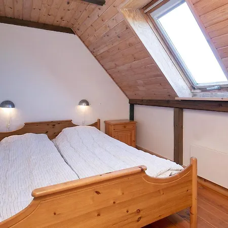 12 Person In בית נופש