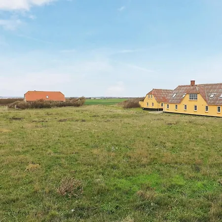 בית נופש 12 Person In