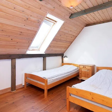 12 Person In בית נופש למביג